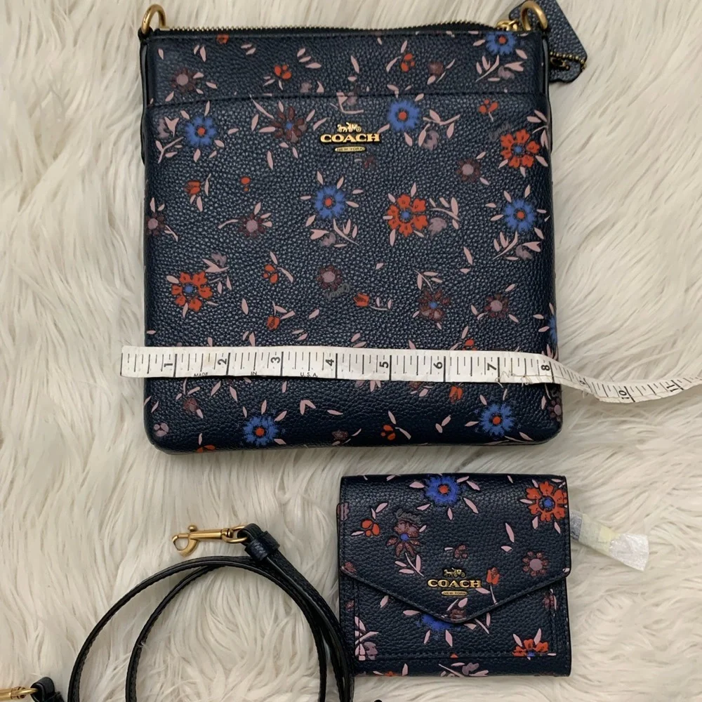 🎊Hp!2x🎊Coach Kitt Crossbody Flower Print w/ Wallet. - Picture 11 of 17